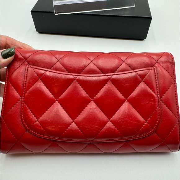 Chanel - Authentic - Lambskin Wallet - Red - Gorgeous with COA and Box - Picture 6 of 16